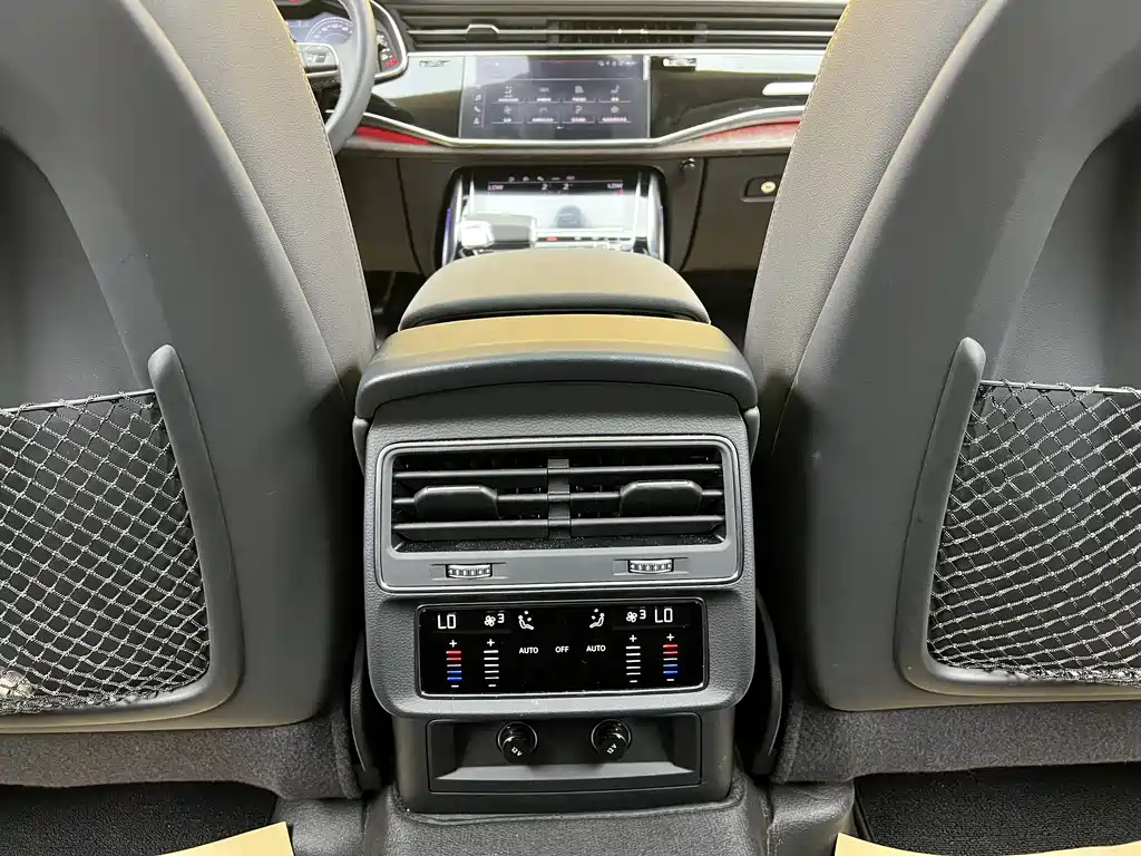 Audi Q7 2025 — фото 24