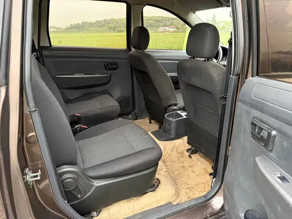 Dongfeng Scenery 330 2016