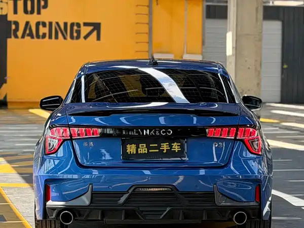 Lynk & Co 03 2020