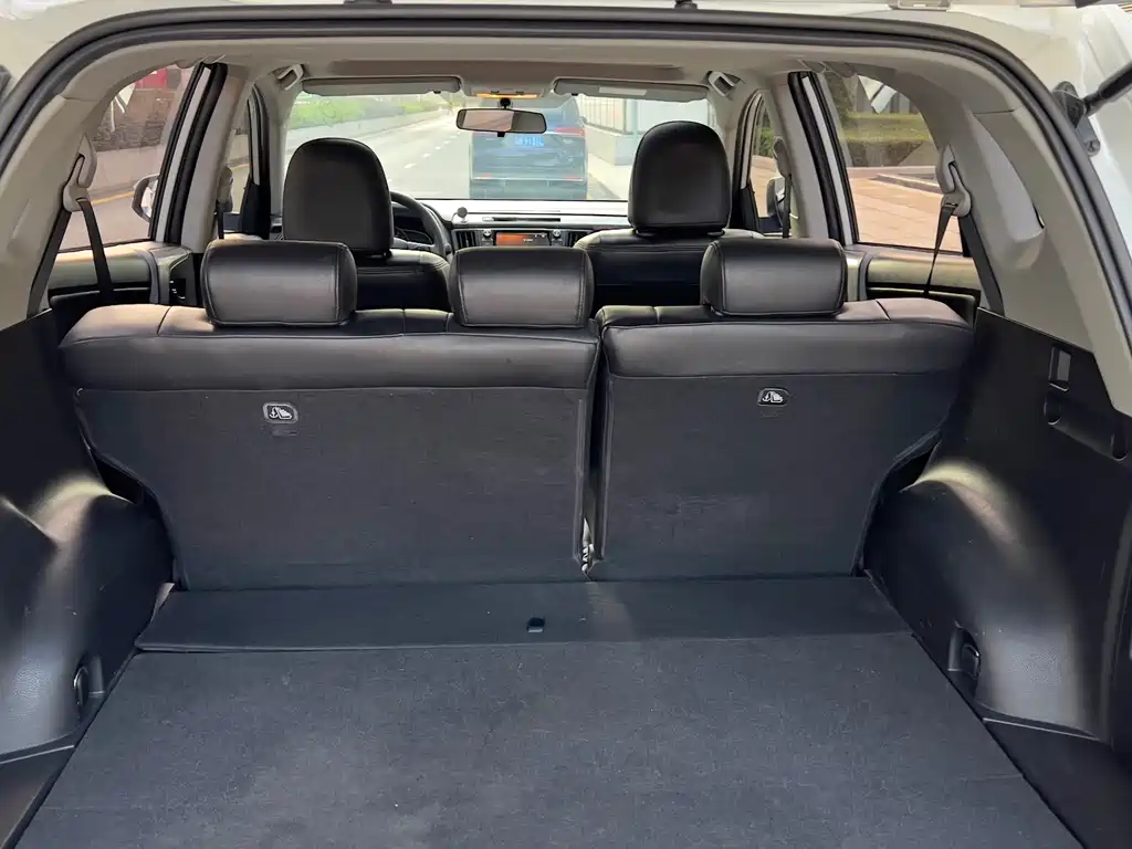 Toyota RAV4 2018 — фото 17