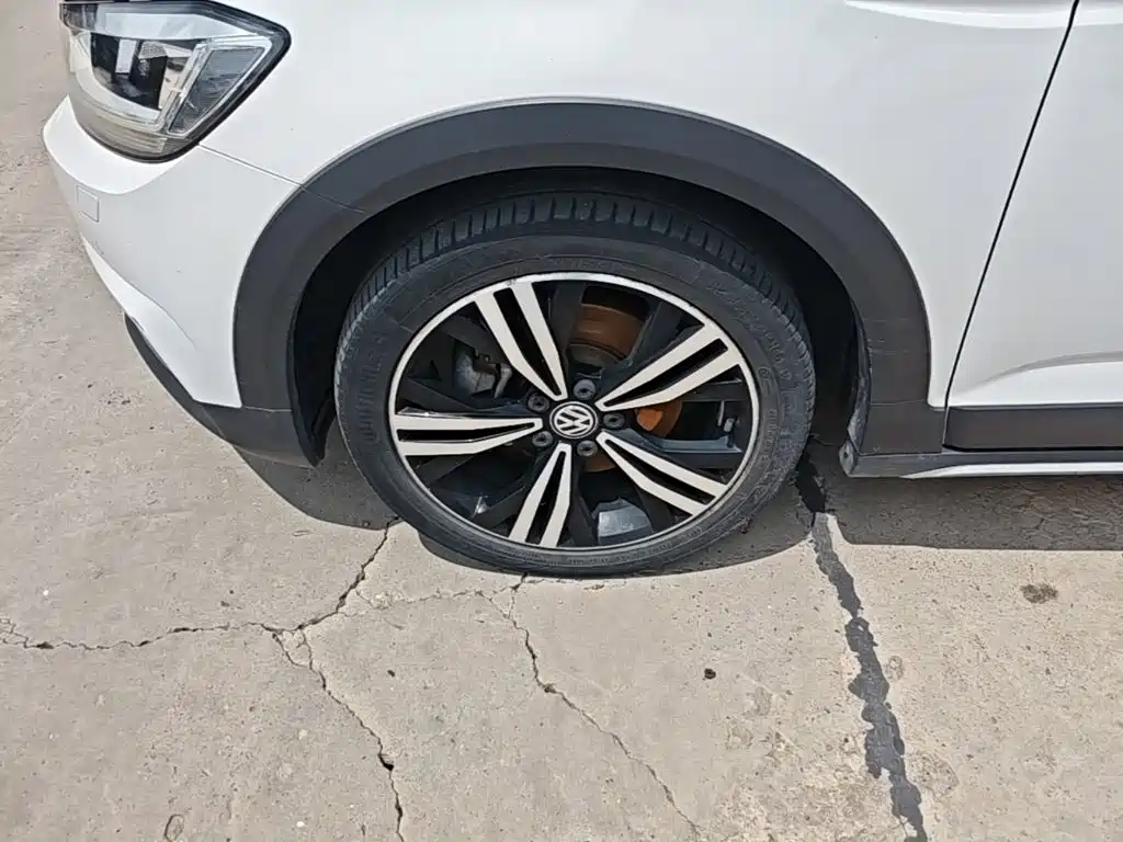 Volkswagen Touran 2019 — фото 23