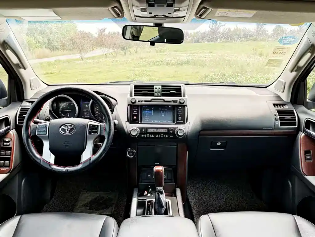 Toyota Prado 2014 — фото 12