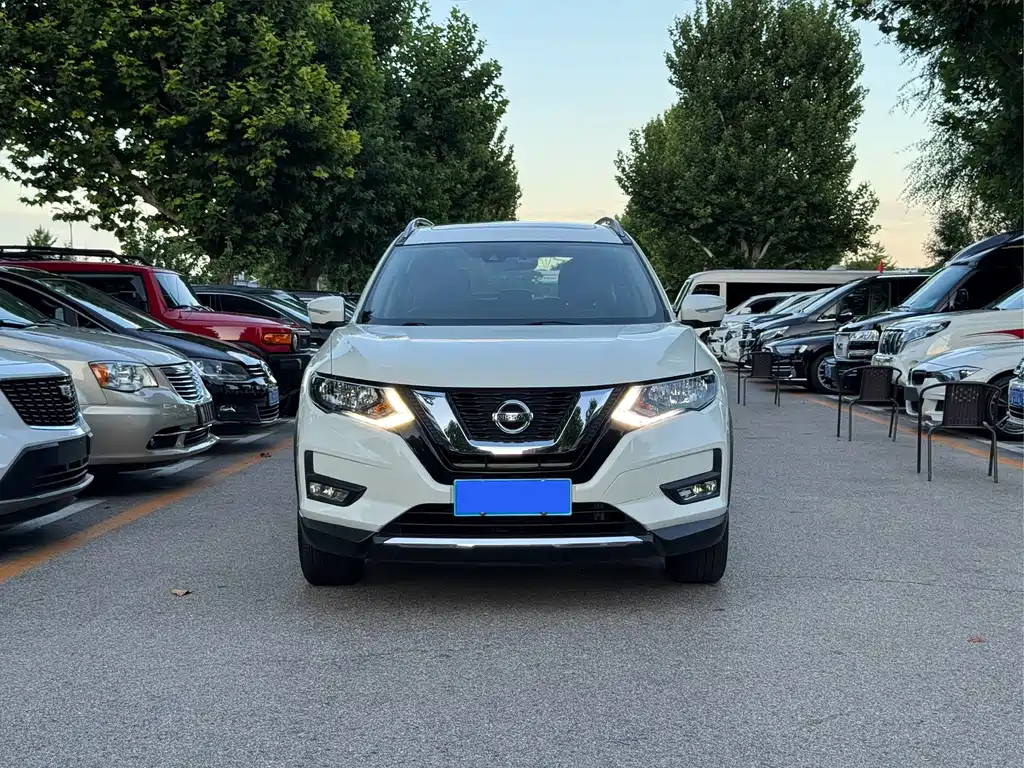 Nissan X-Trail 2017 — фото 2