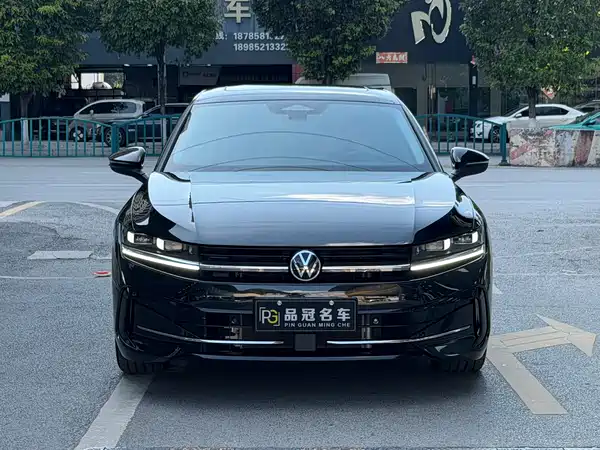 Volkswagen Magotan 2025