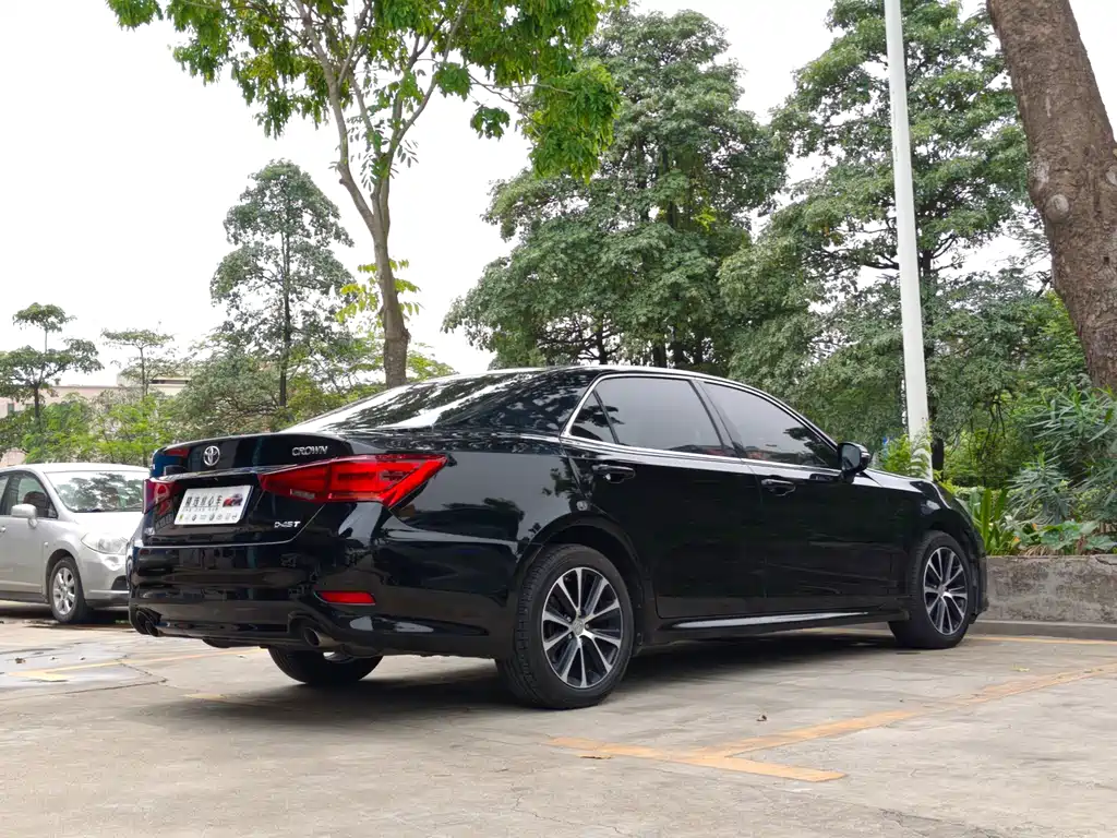 Toyota Crown 2019 — фото 17