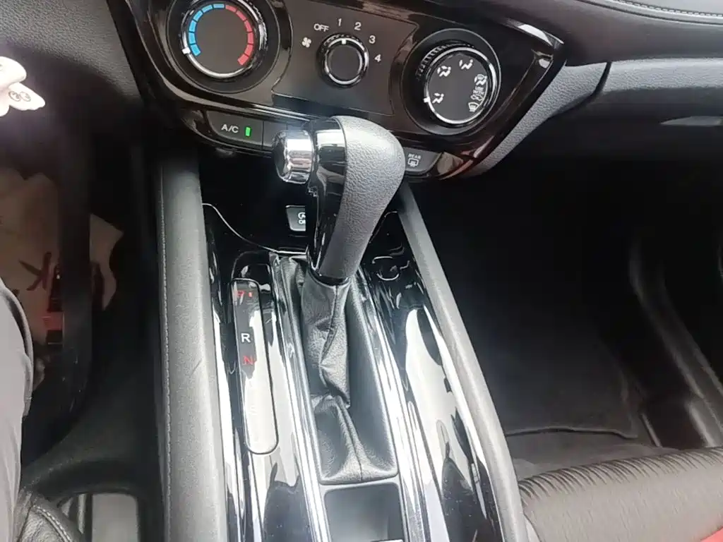Honda Vezel 2021 — фото 14
