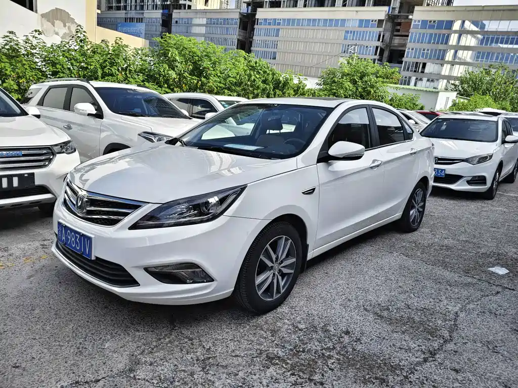 Changan Eado 2018 — фото 1
