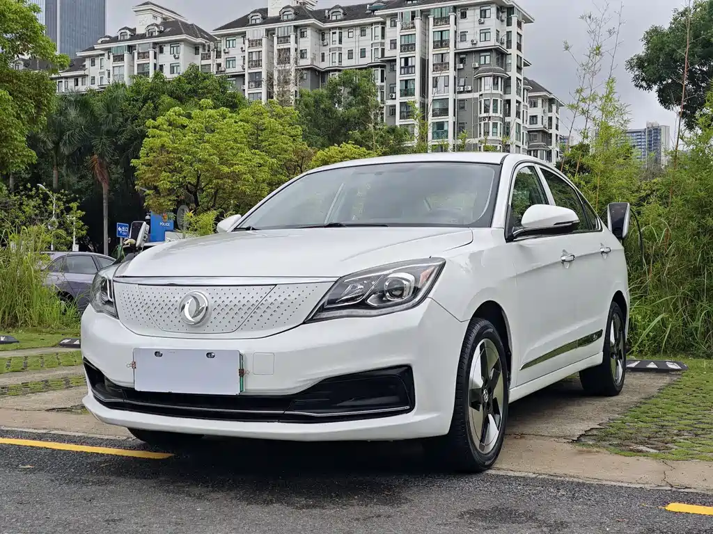 Dongfeng E70 2021