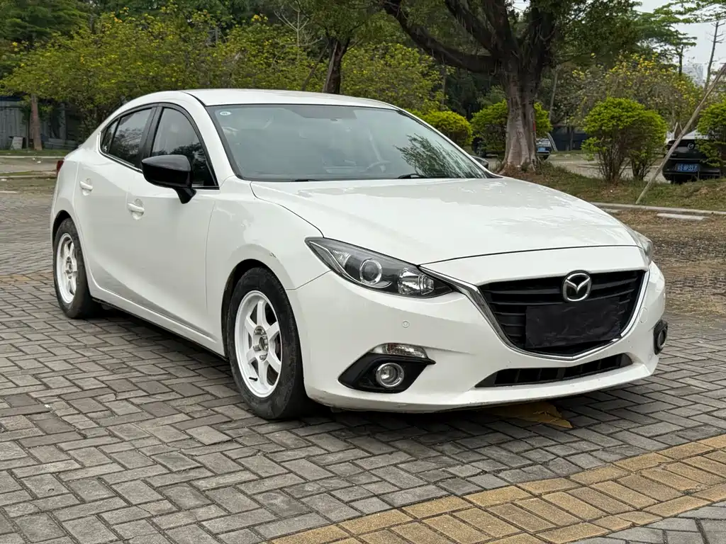 Mazda 3 Axela 2016 — фото 3