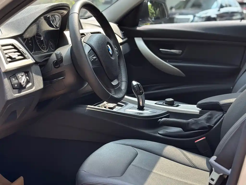 BMW 3 Series 2015 — фото 10