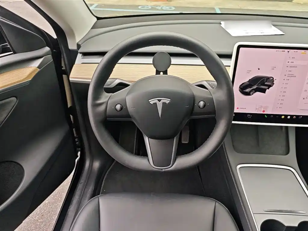 Tesla Model Y 2023 — фото 11