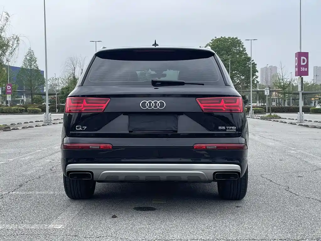 Audi Q7 2019 — фото 6