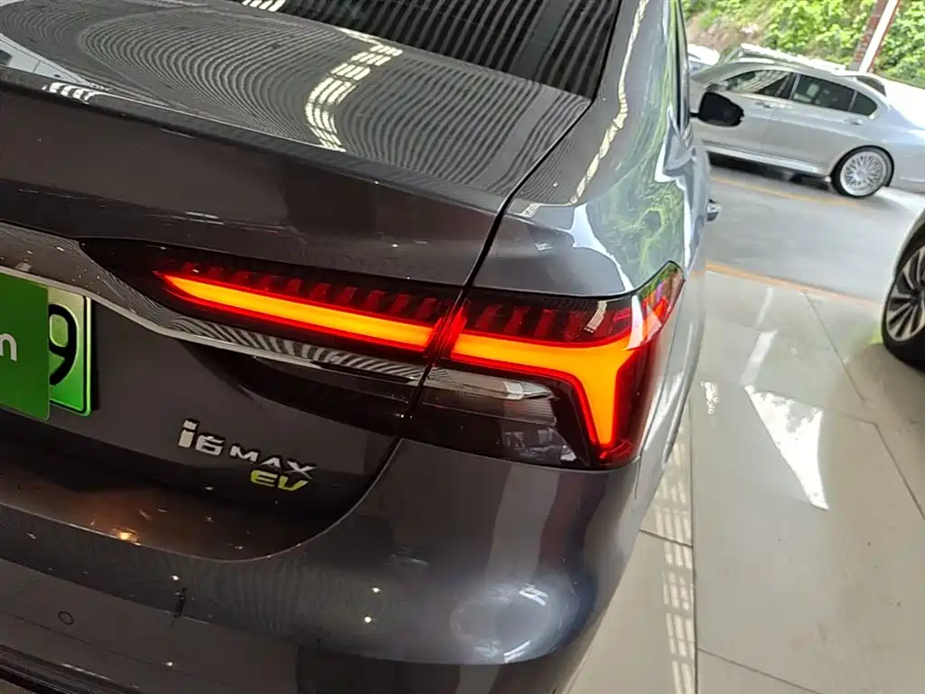 Roewe i6 MAX New Energy 2022 — фото 8