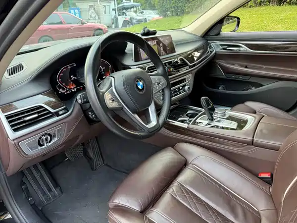 BMW 7 Series 2021