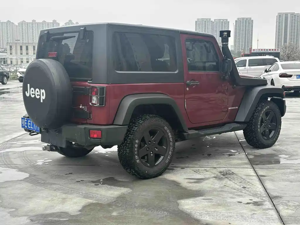 Jeep Wrangler 2013 — фото 6