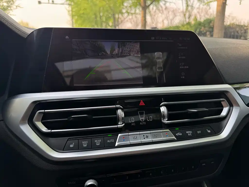 BMW 3 Series 2020 — фото 10