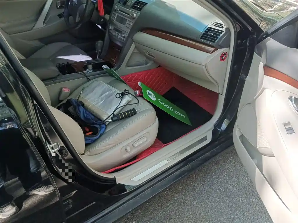 Toyota Camry 2014 — фото 20