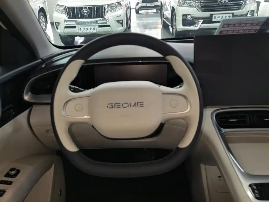 Geely Galaxy Starwish 2025 — фото 15