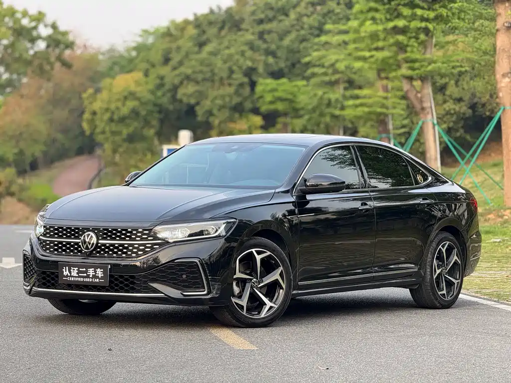 Volkswagen Passat 2024