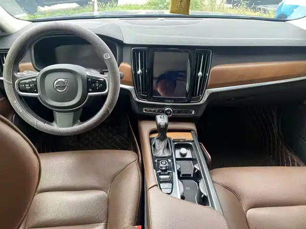 Volvo S90 2020