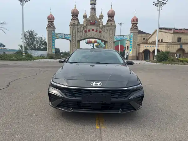 Hyundai Elantra 2023