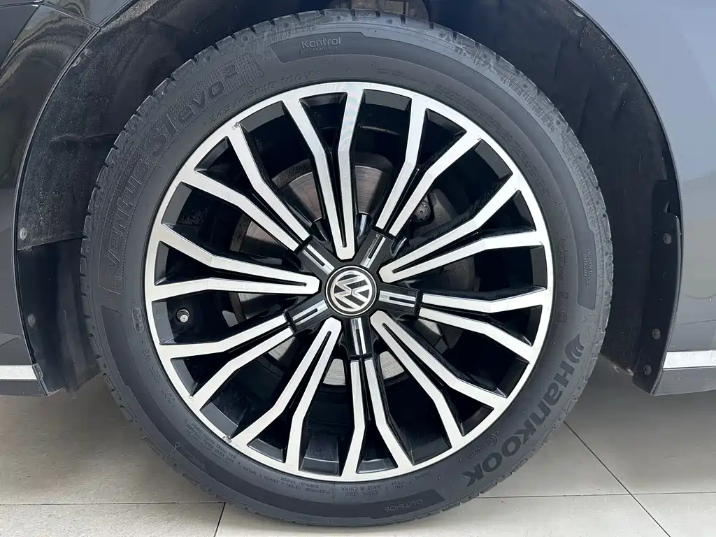 Volkswagen Phideon 2020 — фото 17