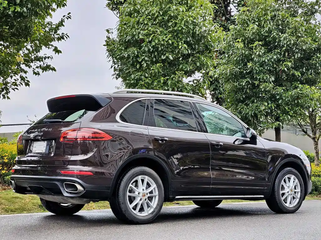 Porsche Cayenne 2015 — фото 9