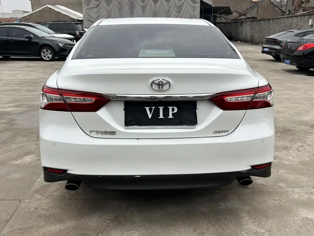 Toyota Camry 2020 — фото 16