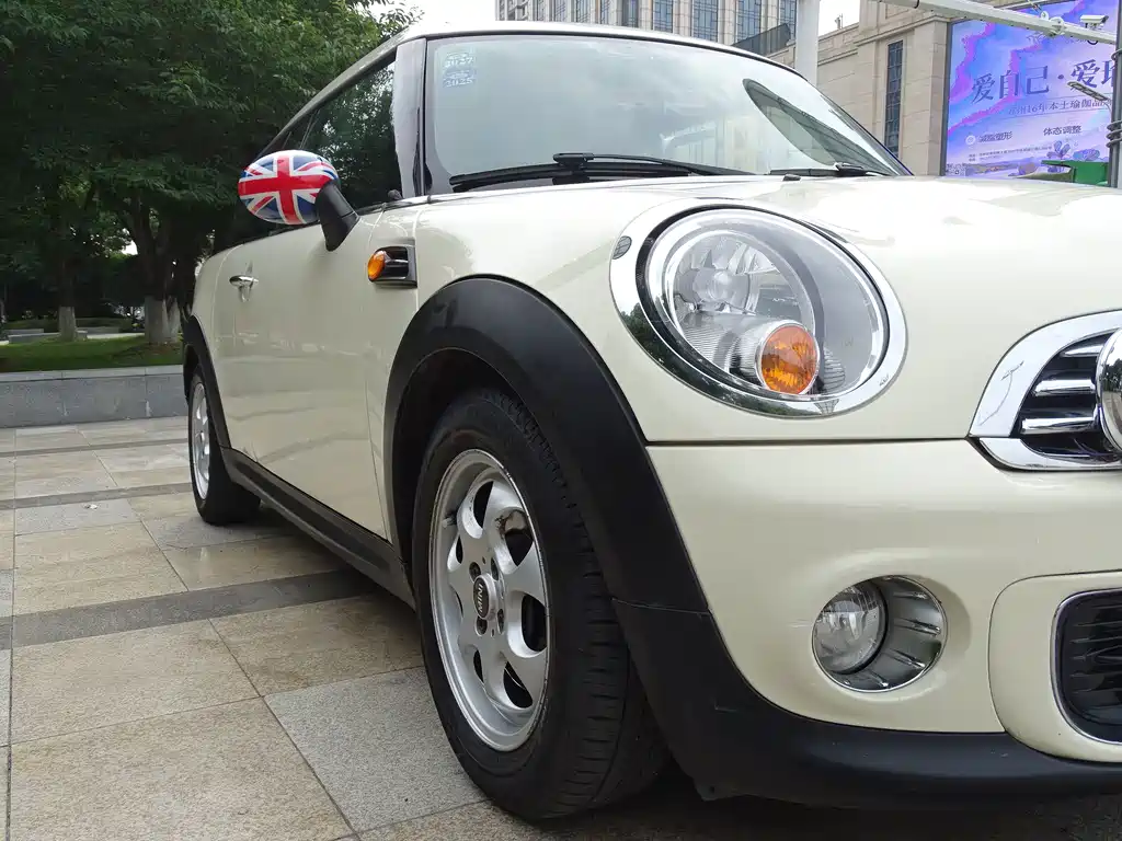 MINI Clubman 2014 — фото 10