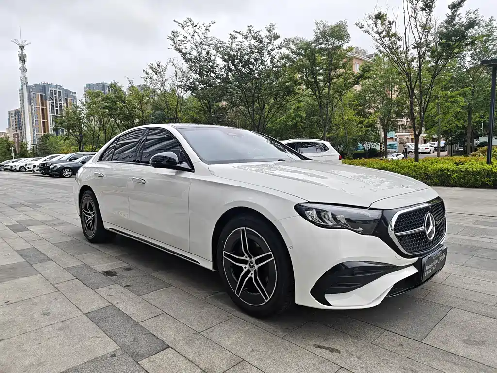 Mercedes-Benz E-Class 2025 — фото 4
