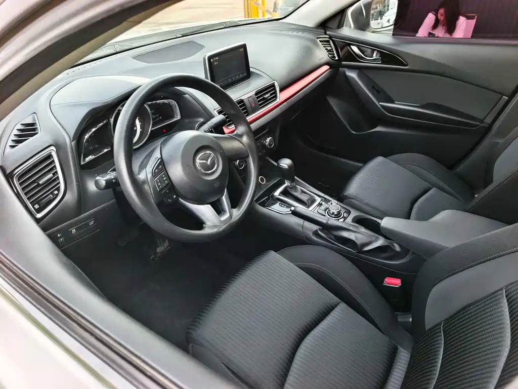 Mazda 3 Axela 2016 — фото 10