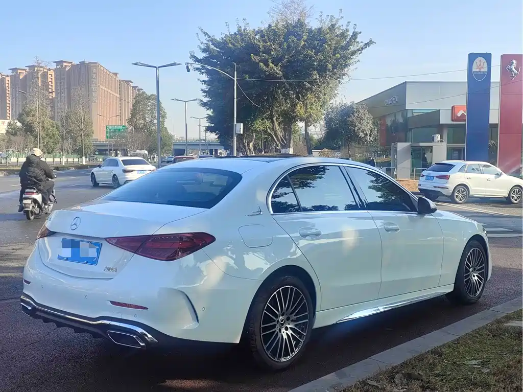 Mercedes-Benz C-Class 2023 — фото 10