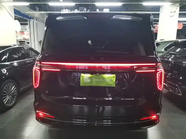 Hongqi HQ9 2023