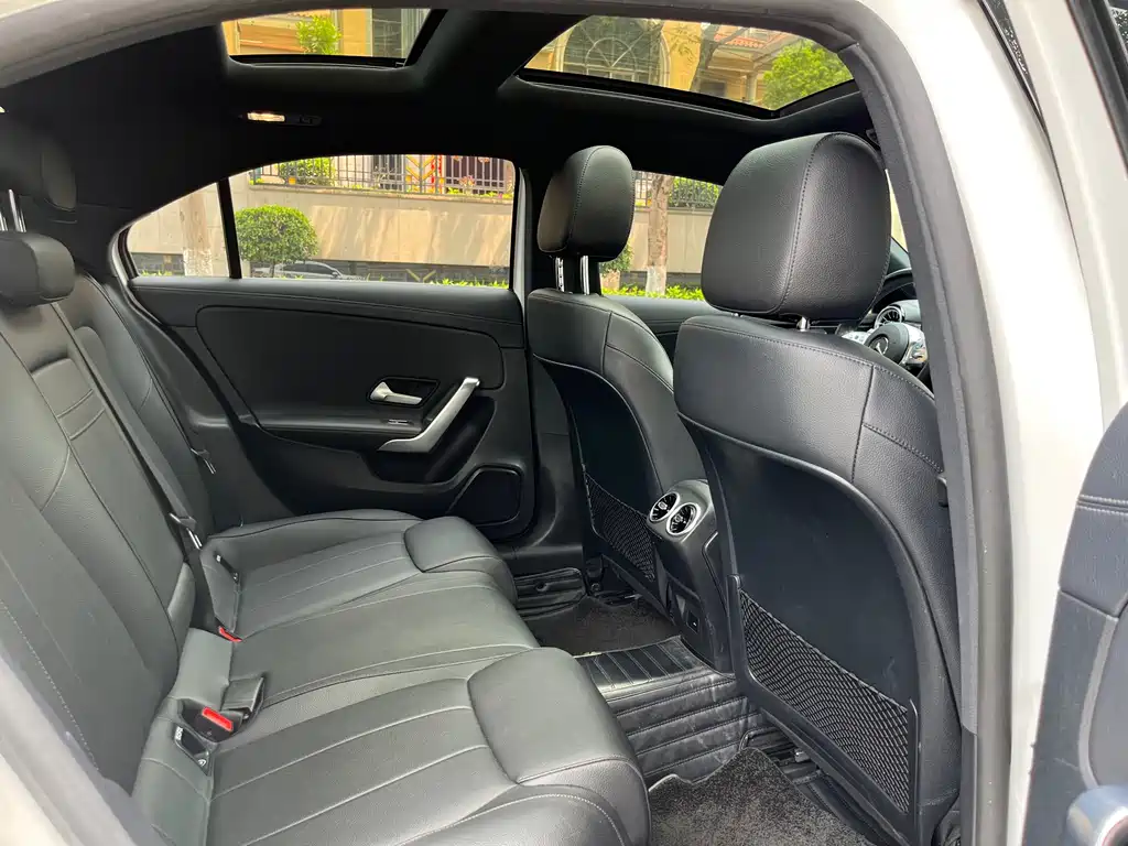 Mercedes-Benz A-Class 2022 — фото 13