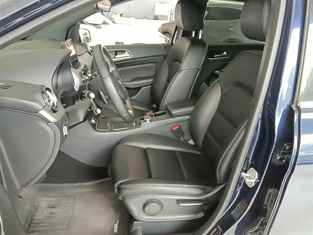 Mercedes-Benz B-Class 2017 — фото 15