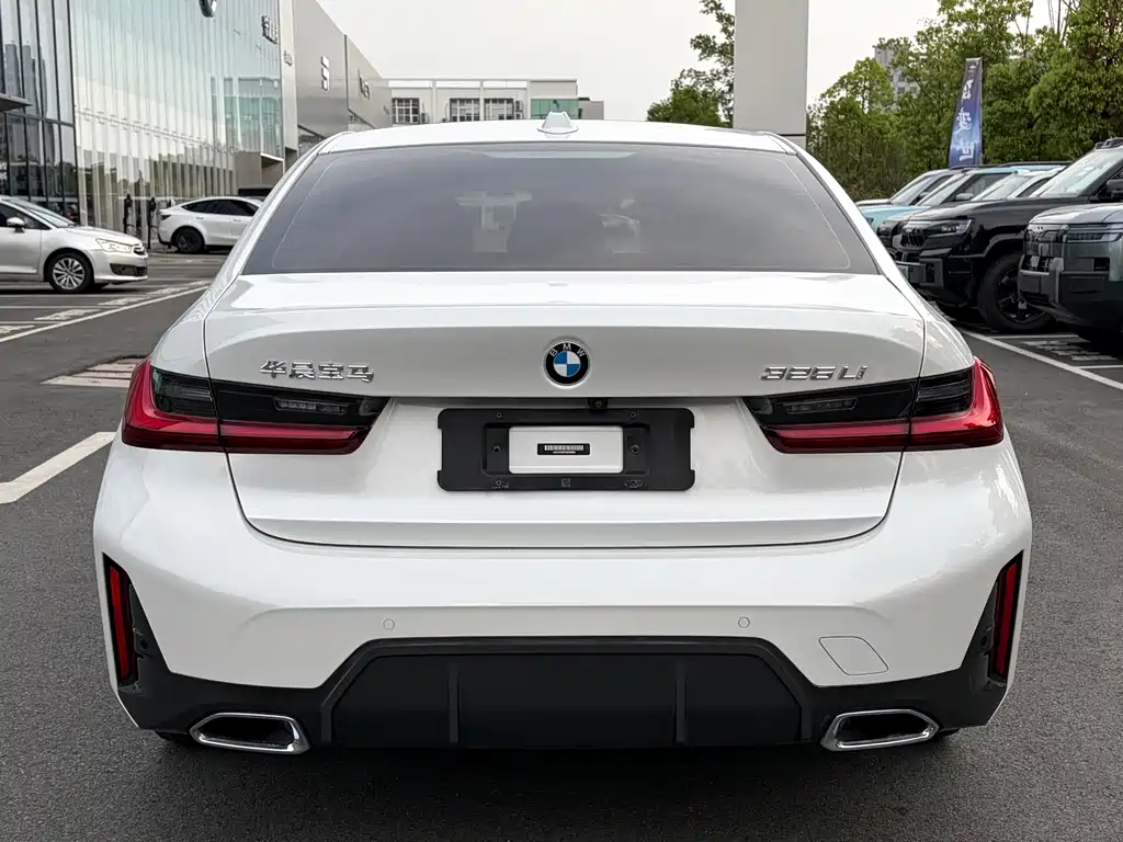 BMW 3 Series 2024 — фото 15