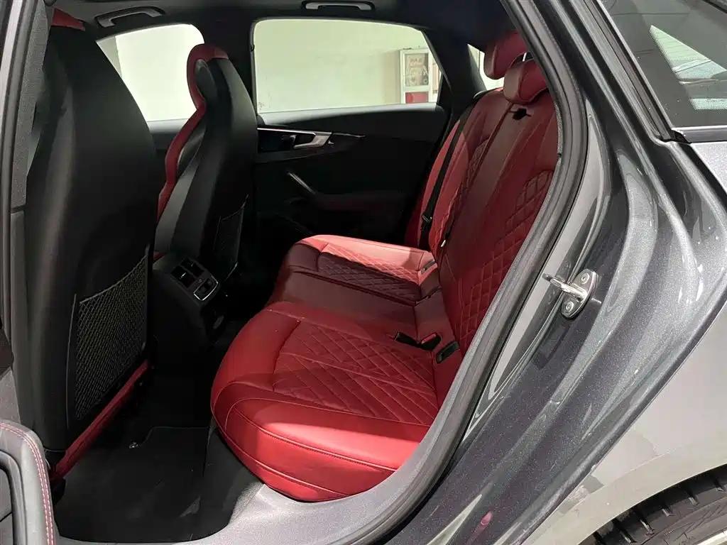 Audi S4 2024
