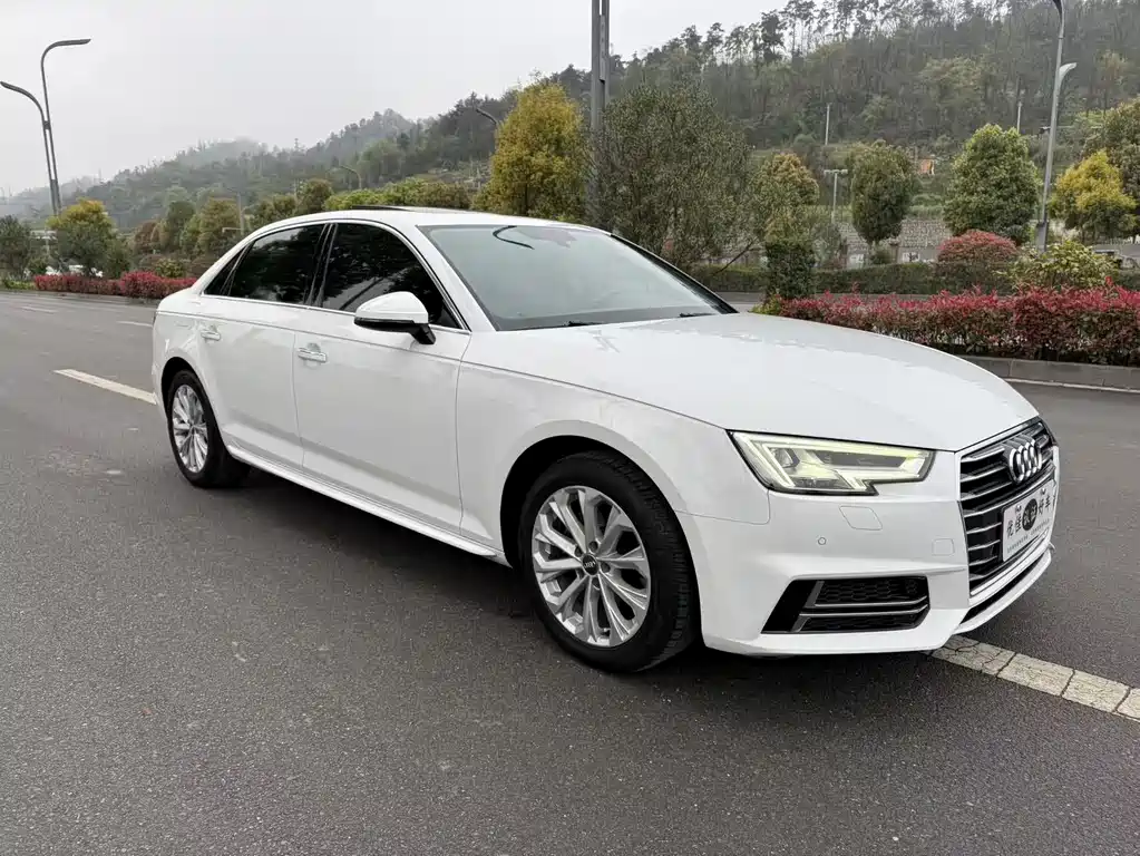 Audi A4L 2019 — фото 3