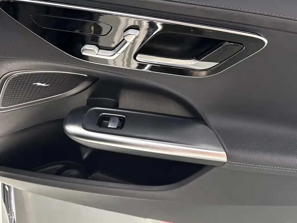 Mercedes-Benz C-Class 2023