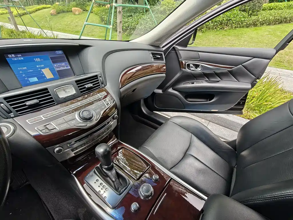Infiniti Q70 2015 — фото 14