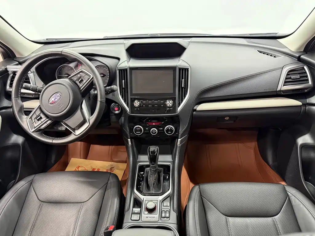 Subaru Forester 2023 — фото 12