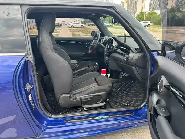 MINI MINI 2020