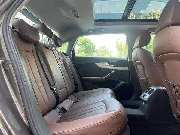 Audi A4L 2018