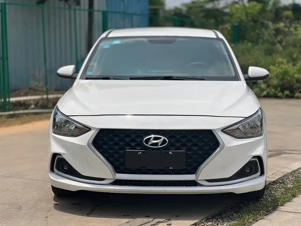 Hyundai Elantra 2020 — фото 2