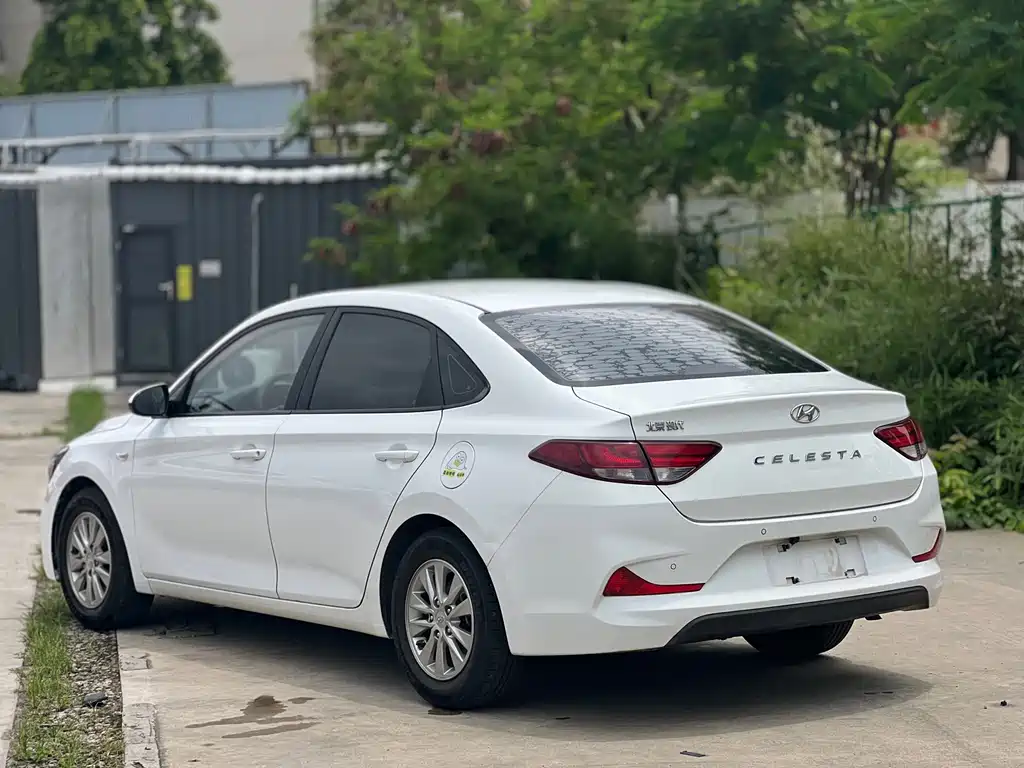 Hyundai Elantra 2020 — фото 4