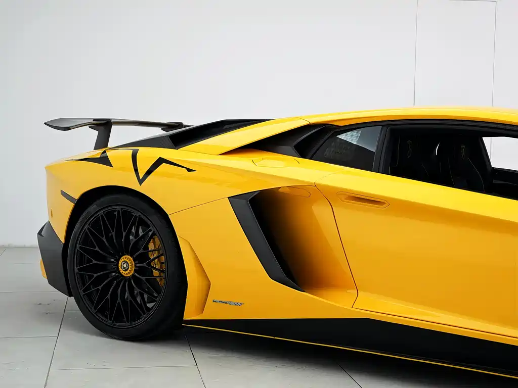 Lamborghini Aventador 2016 — фото 14