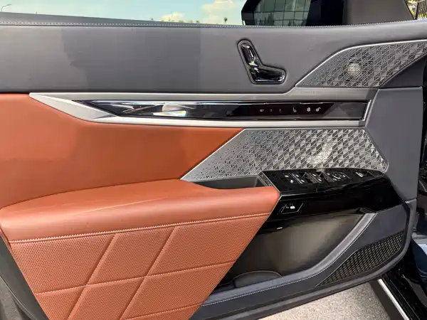 BMW i7 2023