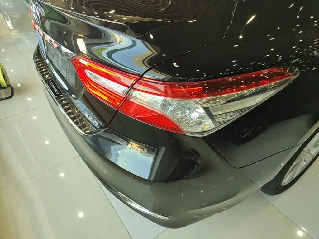 Toyota Camry 2019 — фото 8