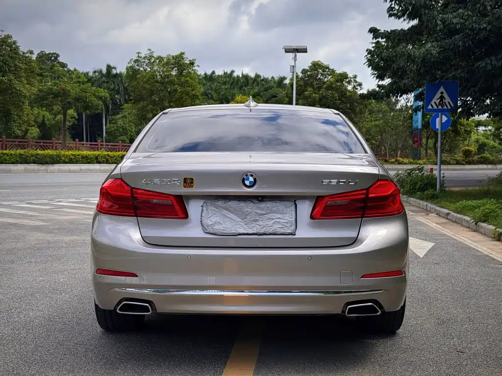 BMW 5 Series 2019 — фото 25