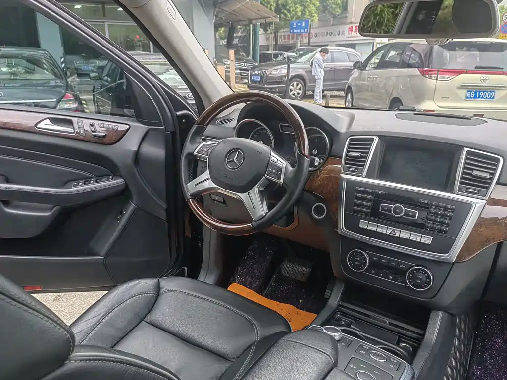 Mercedes-Benz M-Class 2013 — фото 12